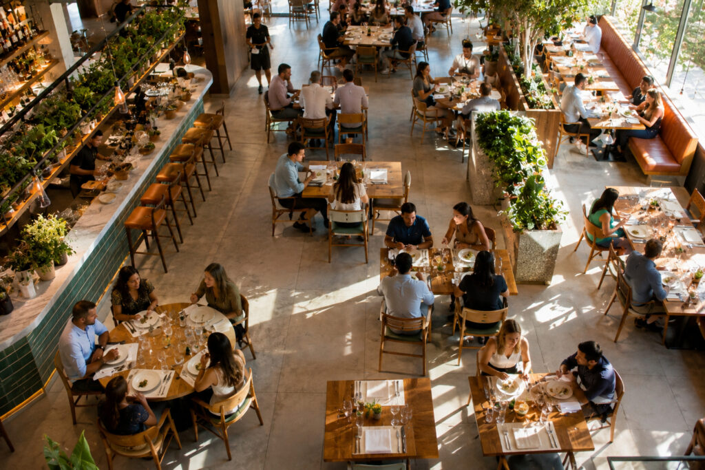 Lucro de bares e restaurantes associados a Abrasel Campinas e Araras supera a média nacional em julho, aponta pesquisa da Abrasel